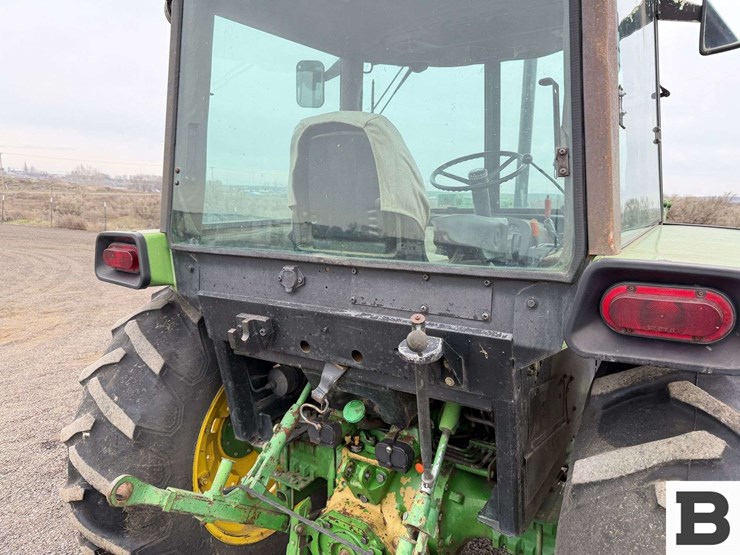 1983-john-deere-2350-image-32