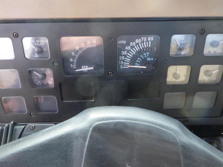 1990-international-4600-image-23