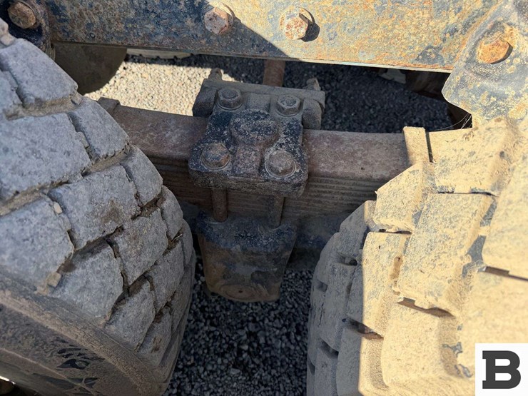 1985-ford-8000-image-24