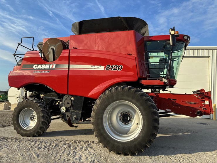 2010-case-ih-8120-image-3