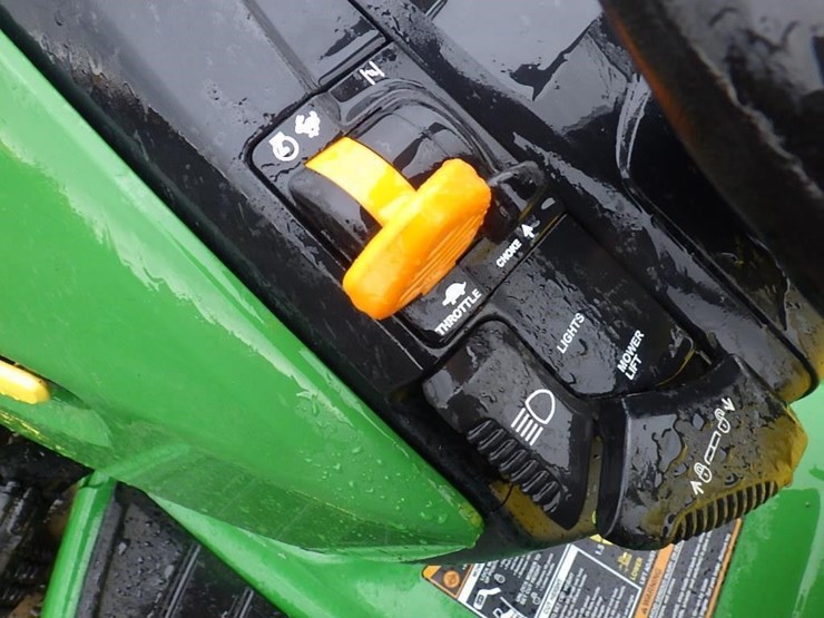 john-deere-x300-image-15