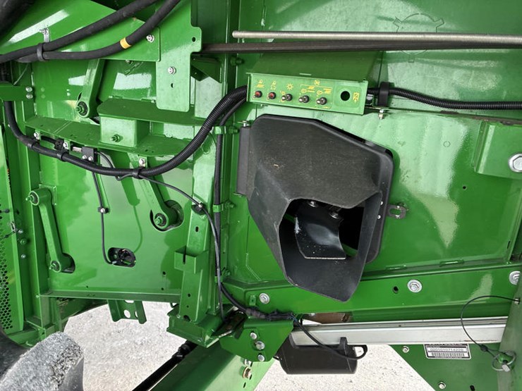 2015-john-deere-s670-image-58