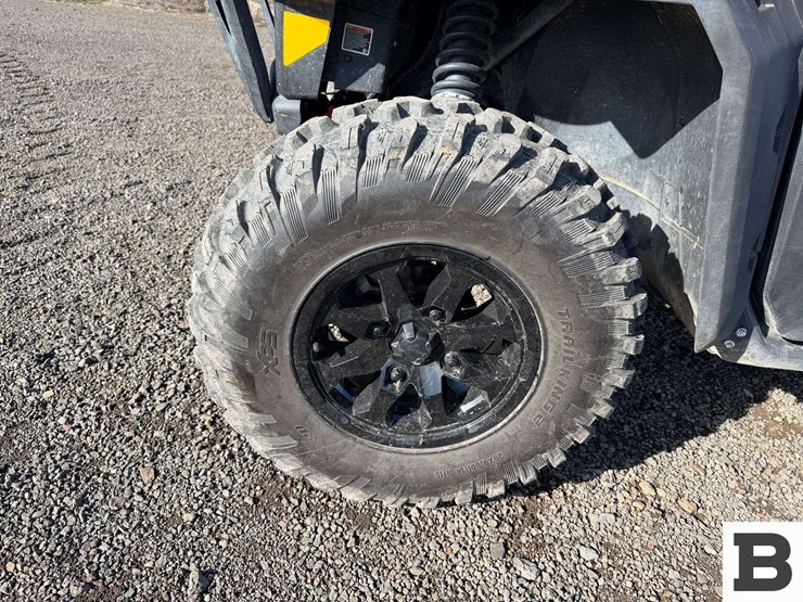 2023-can-am-defender-limited-hd10-atv-image-10