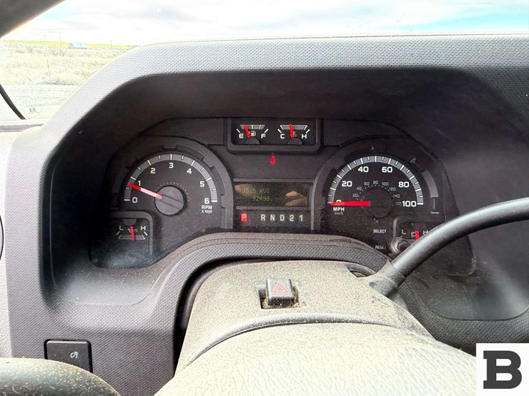 2010-ford-cargo-image-33