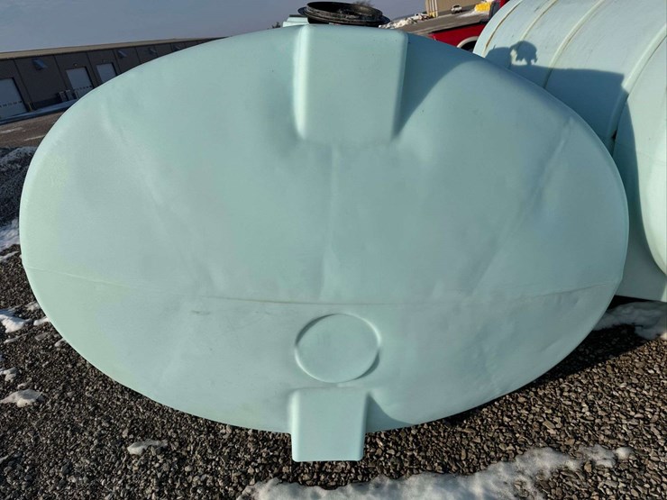 2610-gallon-center-drain-tank-poly-tank-image-3