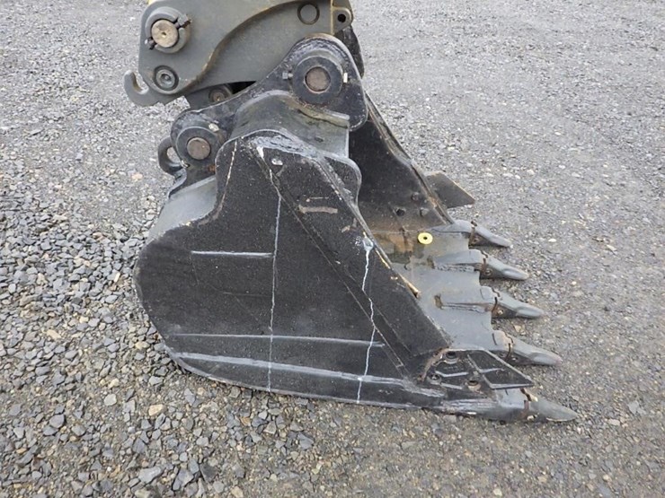 caterpillar-307.5-image-18