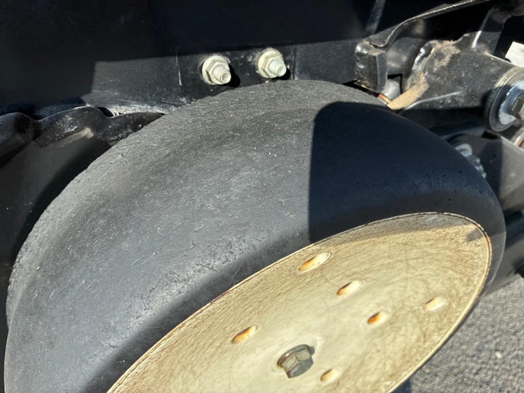 2010-kinze-3600-image-67