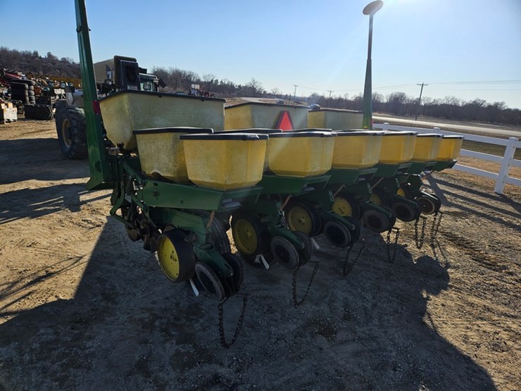 john-deere-7000-image-3