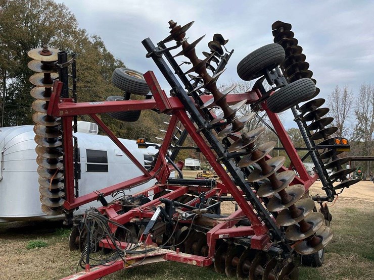 case-ih-370-image-1