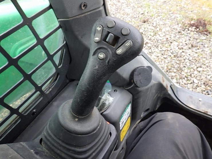 2025-bobcat-t76-image-26