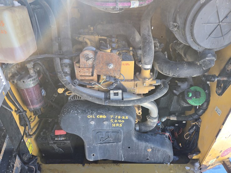 caterpillar-279d-image-38