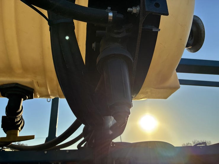 2010-kinze-3660-image-71