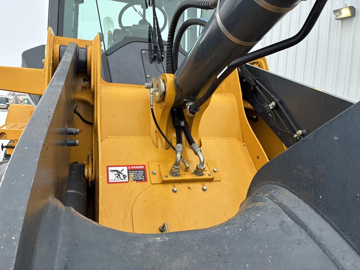 2019-deere-544l-image-23