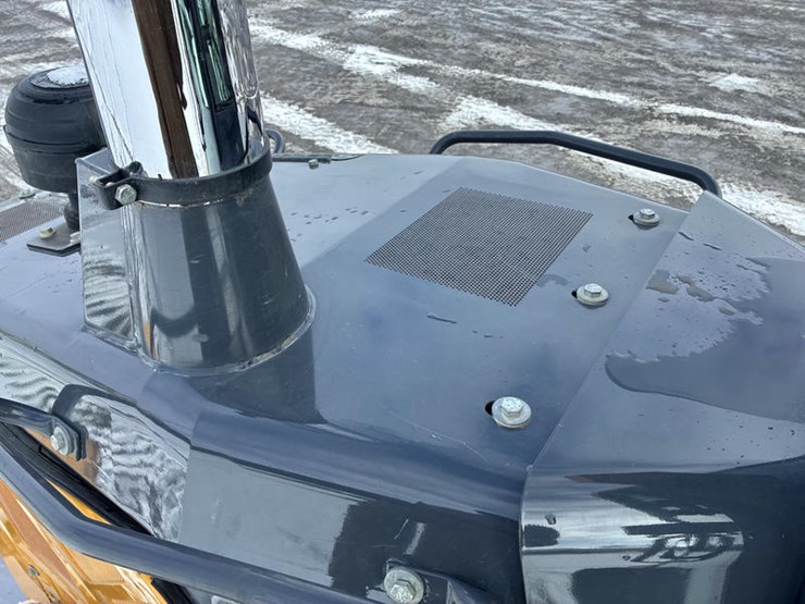 2020-john-deere-2020-image-47