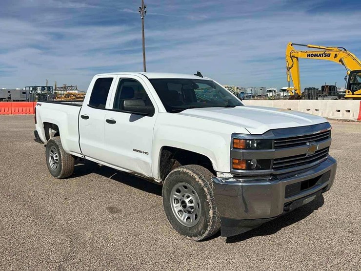 2016-chevrolet-silverado-2500hd-image-3