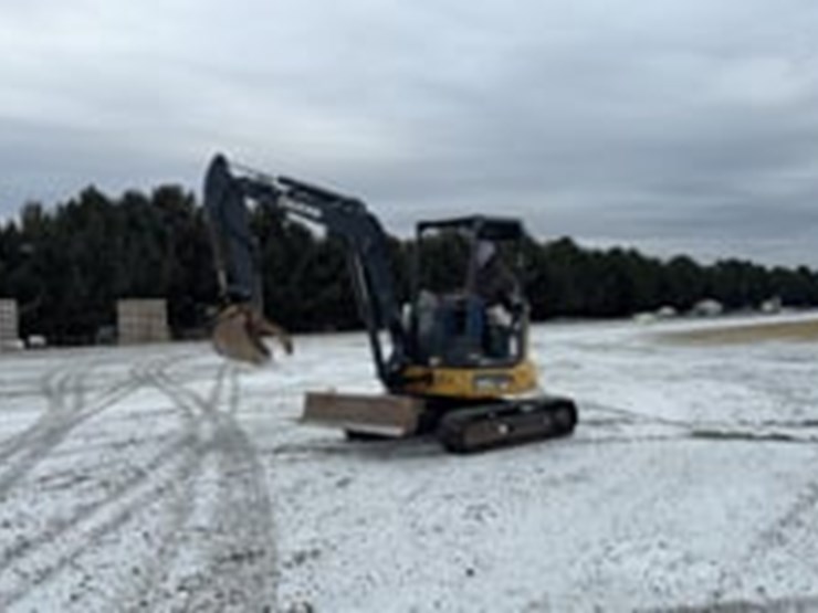 2017-deere-35g-image-45