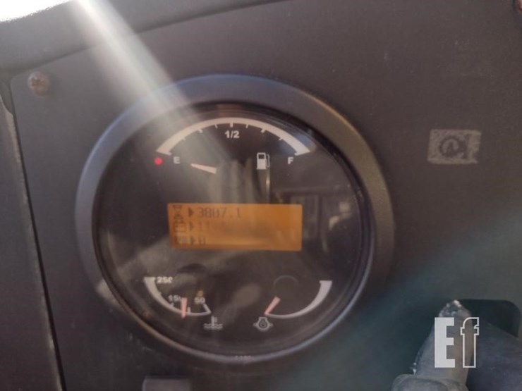 2013-caterpillar-tl943c-image-6