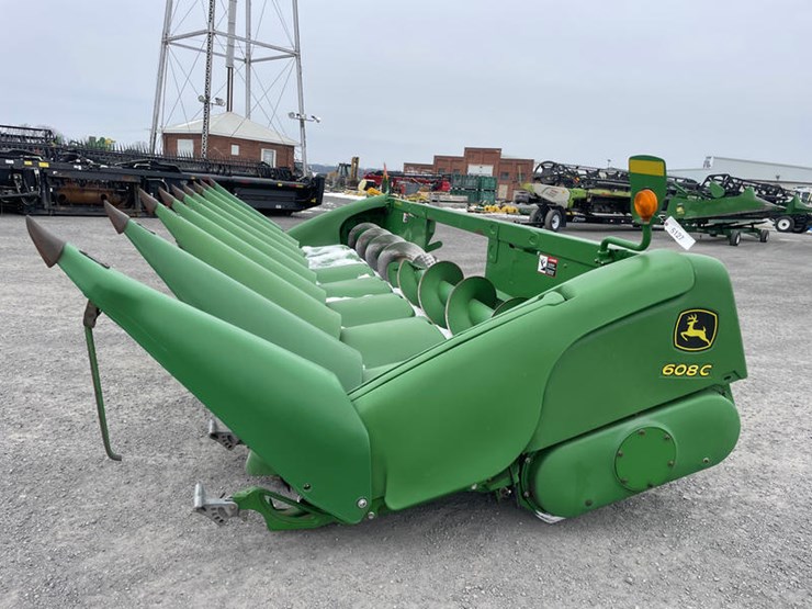 2012-john-deere-608c-image-3