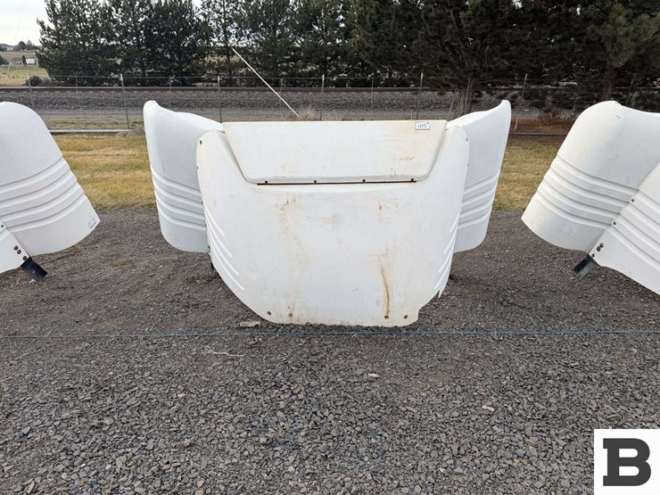 semi-truck-wind-deflector-image-1