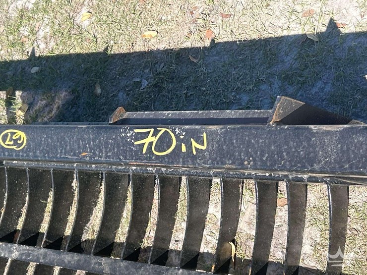 70in-rock-bucket-skid-steer-attachment-image-5