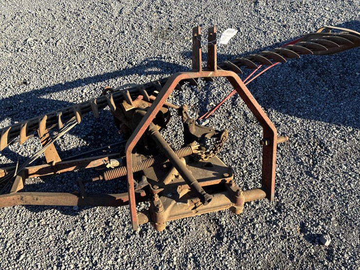 #114527-•-ih-3pt-sickle-mower-image-2