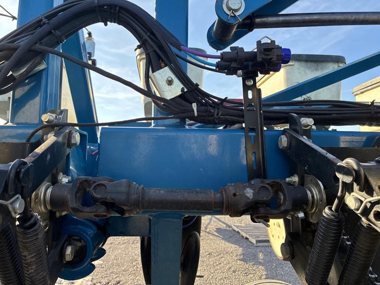 2010-kinze-3600-image-61