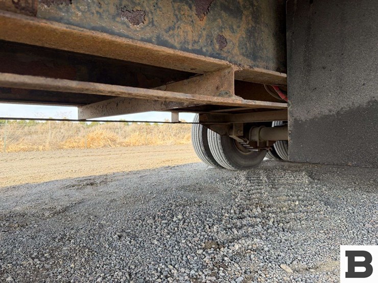2014-pj-gooseneck-flatbed-trailer-image-26
