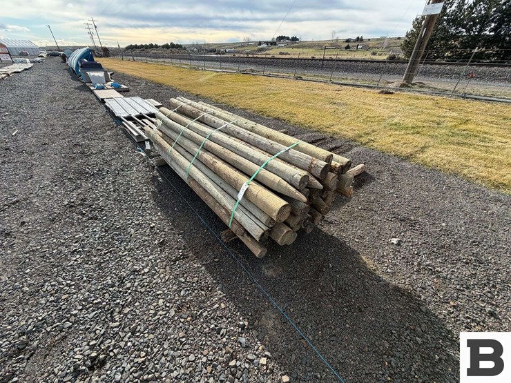 ..-wooden-posts-image-2