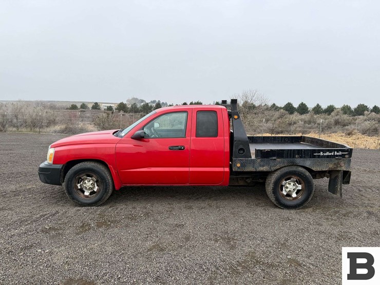 2005-dodge-dakota-image-3