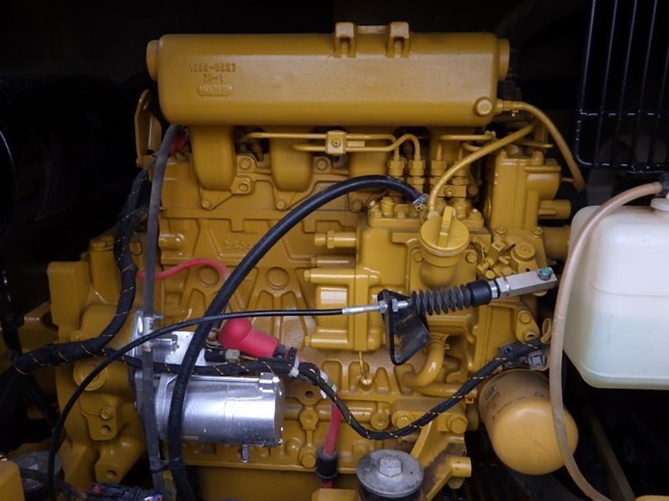 caterpillar-307.5-image-11