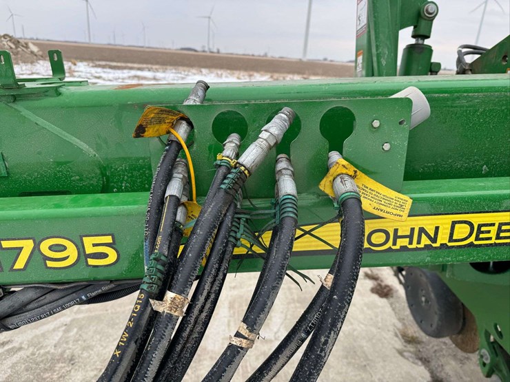 john-deere-1795-image-25