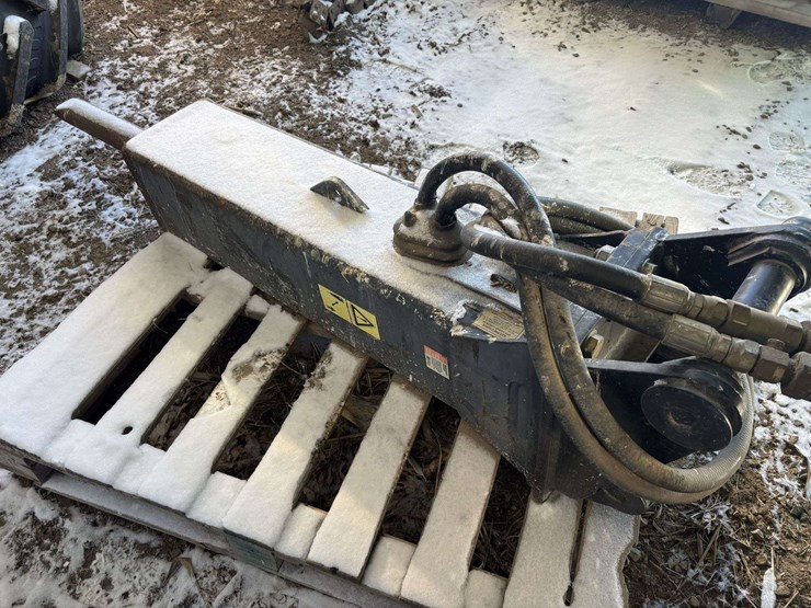 backhoe-jackhammer-image-8