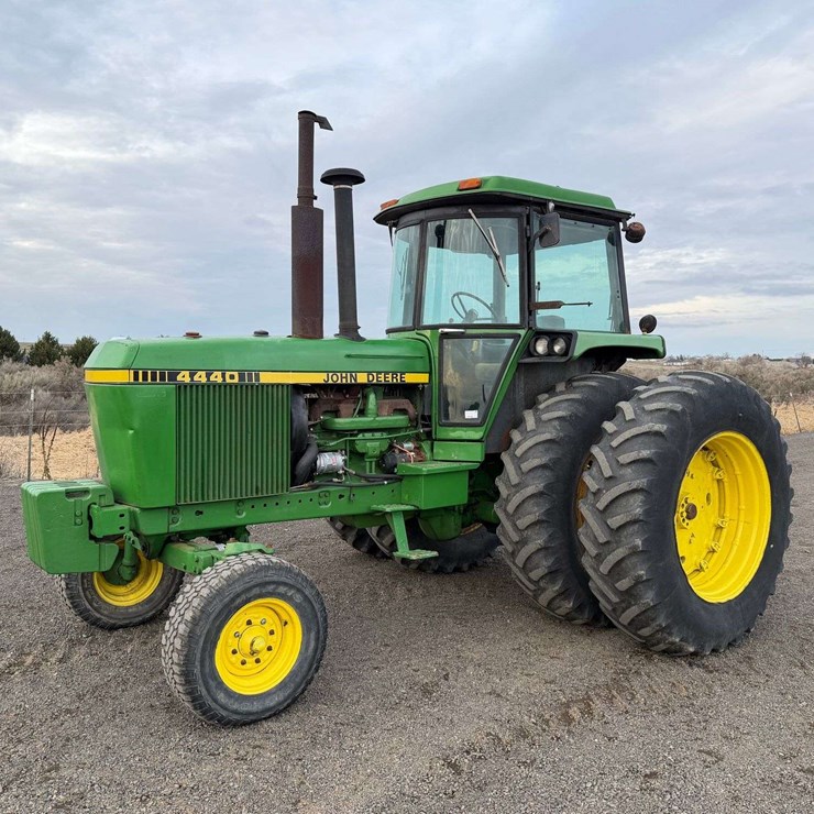 1982 JOHN DEERE 4440