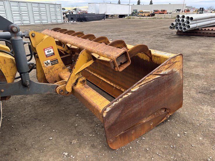 2017-deere-210lep-image-7