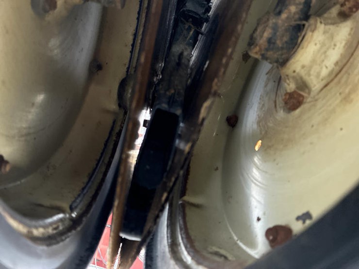 1997-kinze-2600-image-21