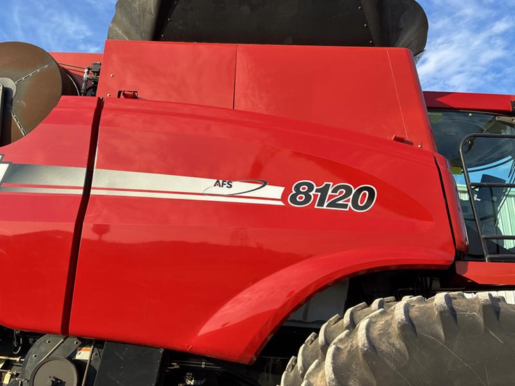 2010-case-ih-8120-image-16