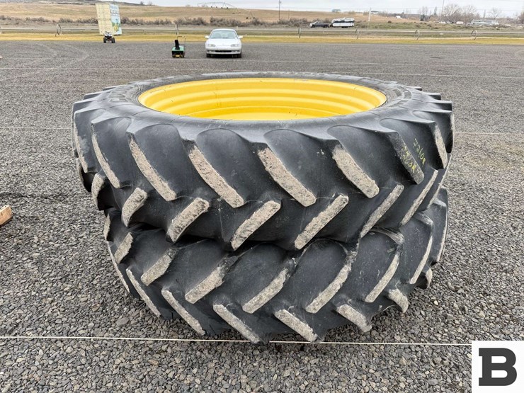 2012-john-deere-7260r-image-70