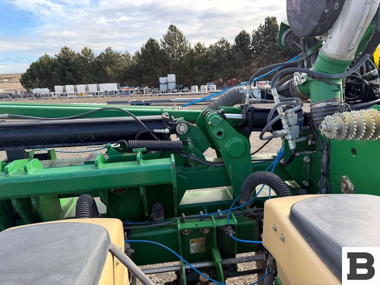 schlagel-mfg.-ripper,-implement-dolly,-great-plains-corn-planter-image-78