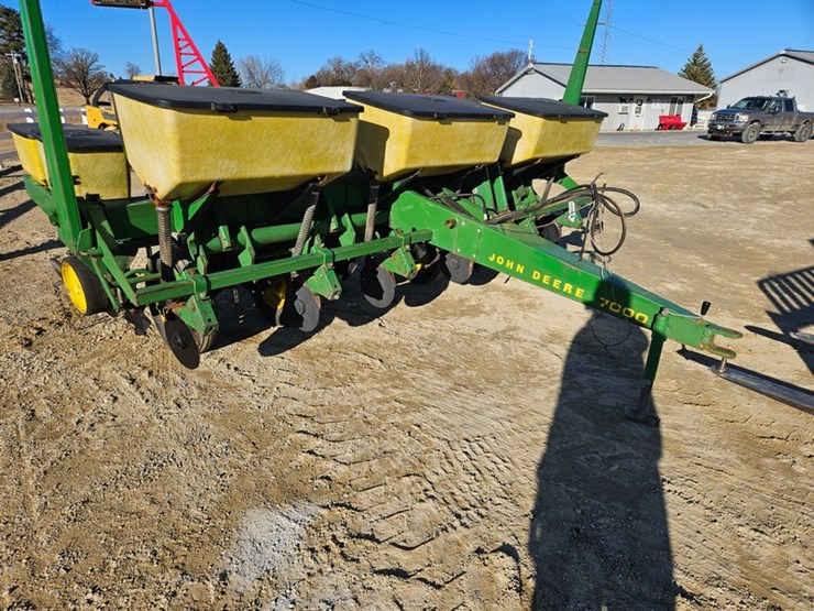 john-deere-7000-image-8