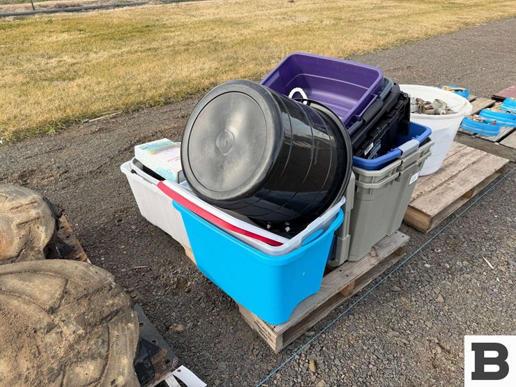 ..-plastic-bins/totes-and-solo-stove-yukon-shelters-image-9