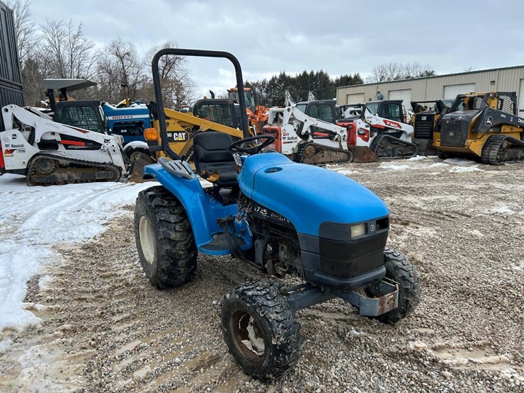 new-holland-1725-image-6