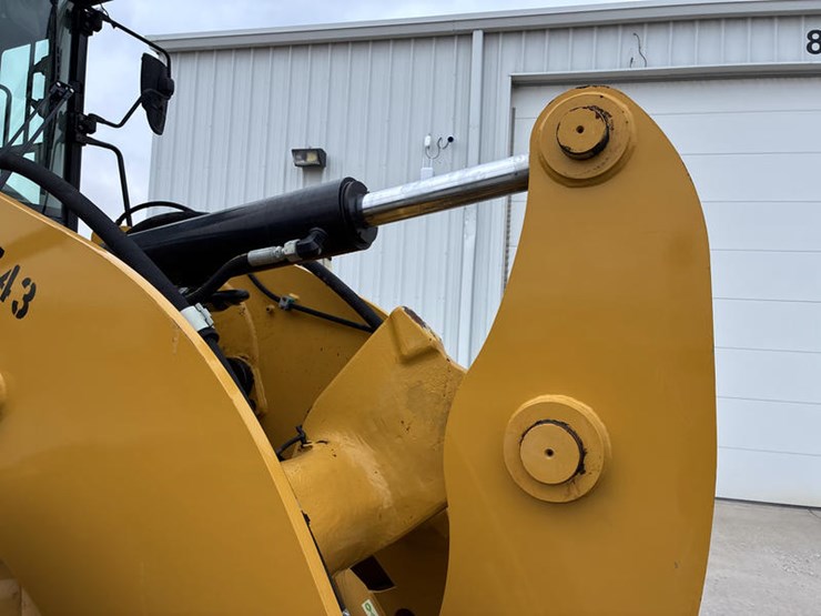 2021-caterpillar-926m-image-24