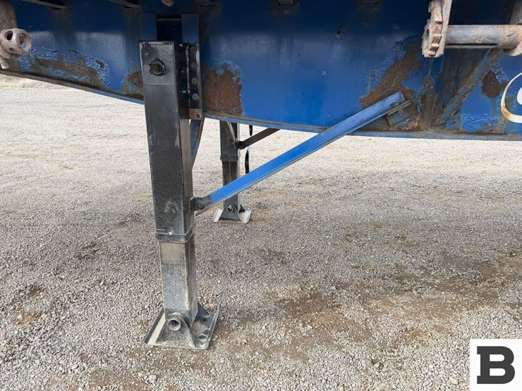 1993-utility-40'-image-12