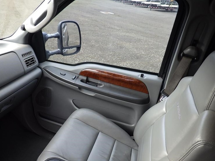 2004-ford-f350-image-28