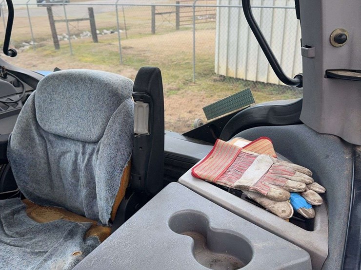 new-holland-ts100a-image-23