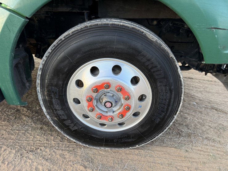 2019-kenworth-t880-image-19