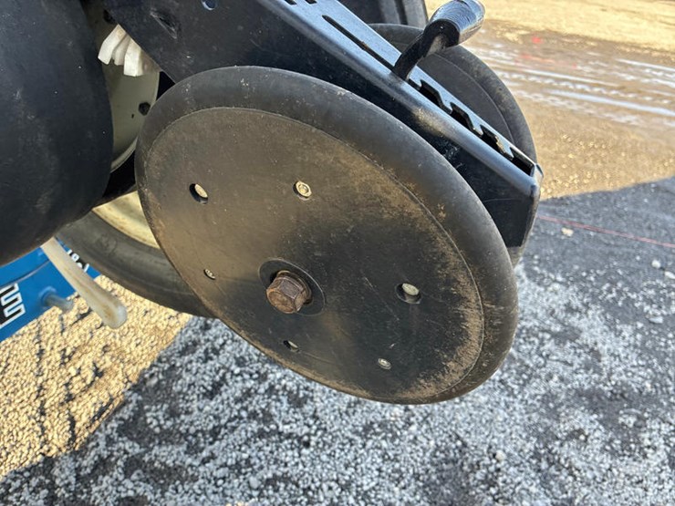 2010-kinze-3600-image-23