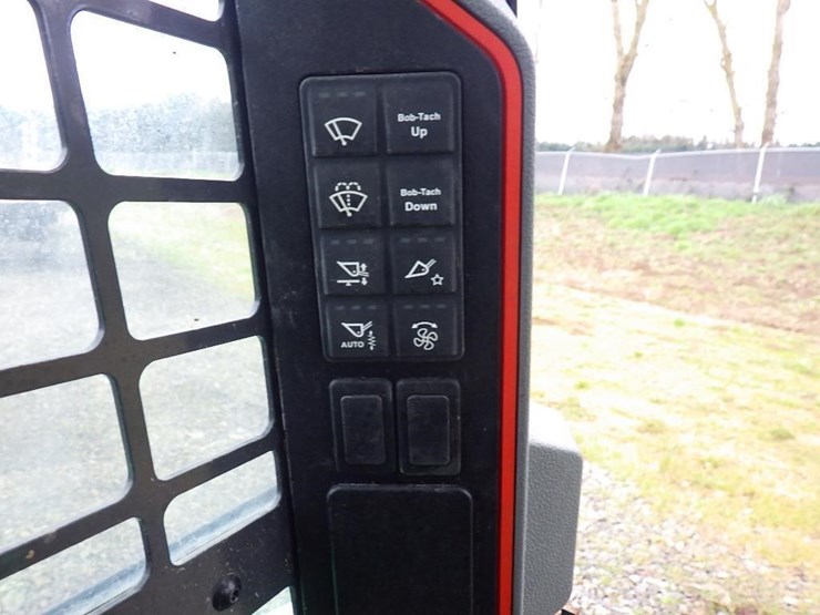 2025-bobcat-t76-image-28