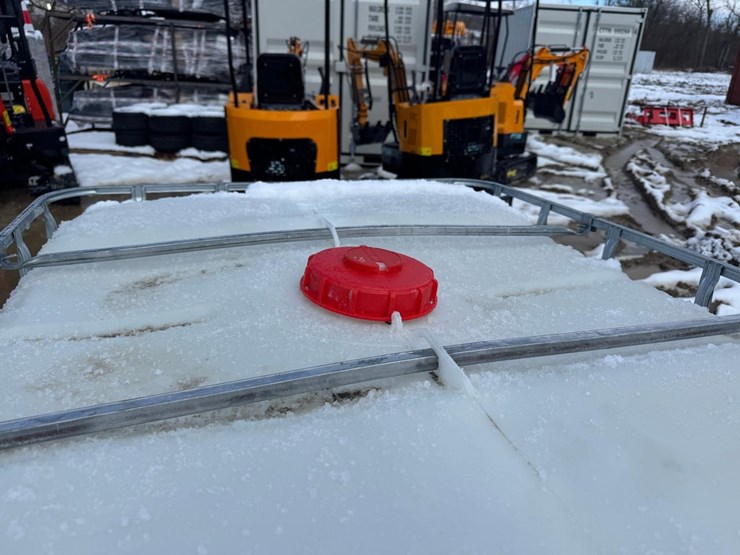 water-tank-tote-image-6