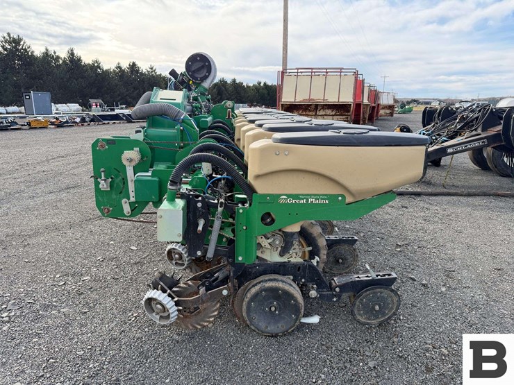 schlagel-mfg.-ripper,-implement-dolly,-great-plains-corn-planter-image-2